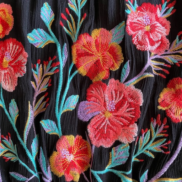 Black blouson sleeved dress with floral embroidery - Large - Picture 3 of 4